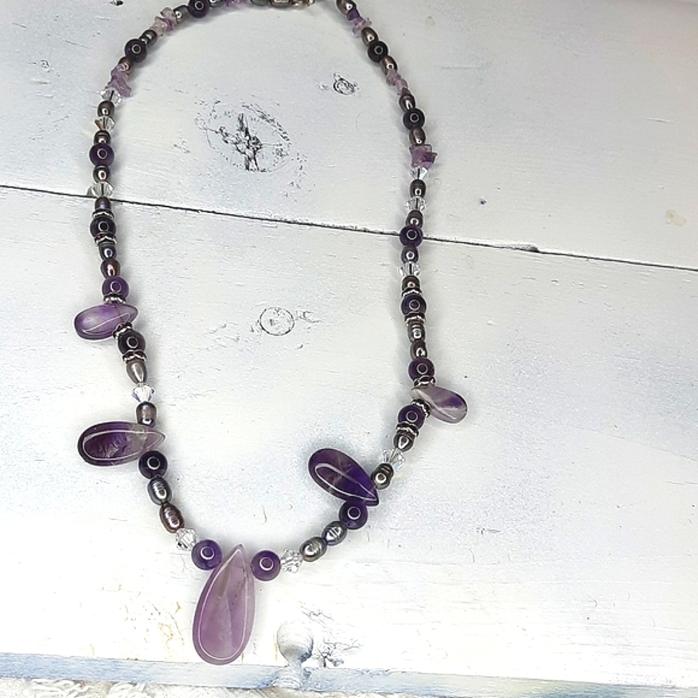 Amythyst and grey pearls beautiful necklace gemstone real